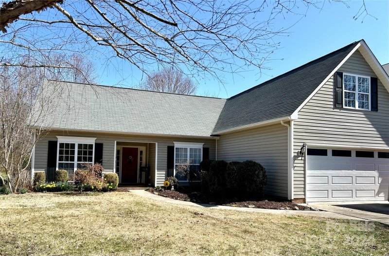 Property image 4 at 105 Meadow Pathway Drive, Fletcher, NC 28732