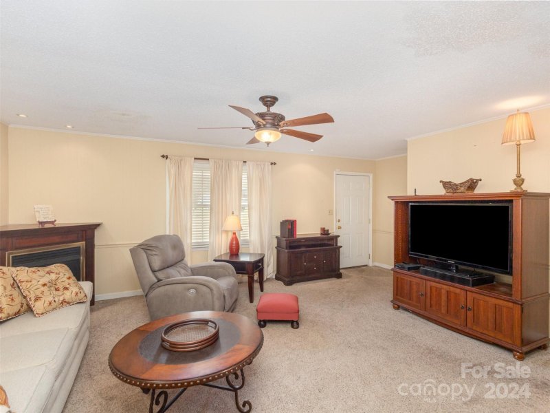 Property image 3 at 2339 Seneca Plaza Drive, Lancaster, SC 29720
