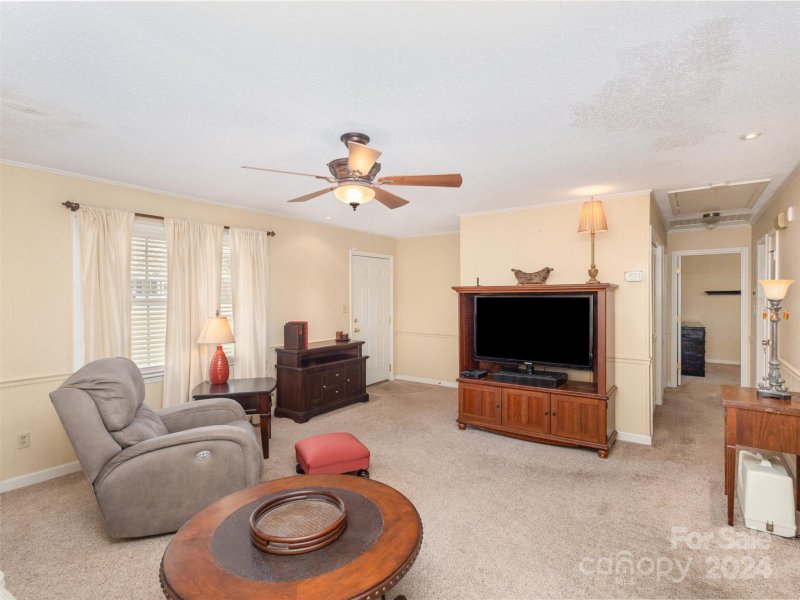 Property image 4 at 2339 Seneca Plaza Drive, Lancaster, SC 29720