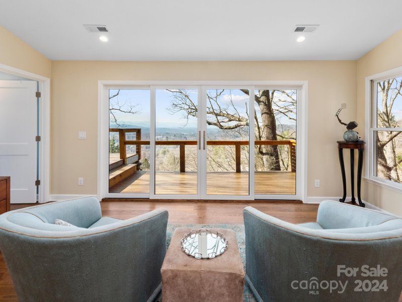 Property image 2 at 8 Skyview Place, Asheville, NC 28804