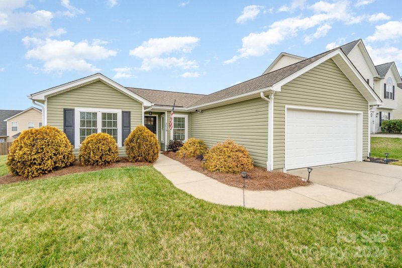 Property image 4 at 3618 Chepstow Court, Charlotte, NC 28262