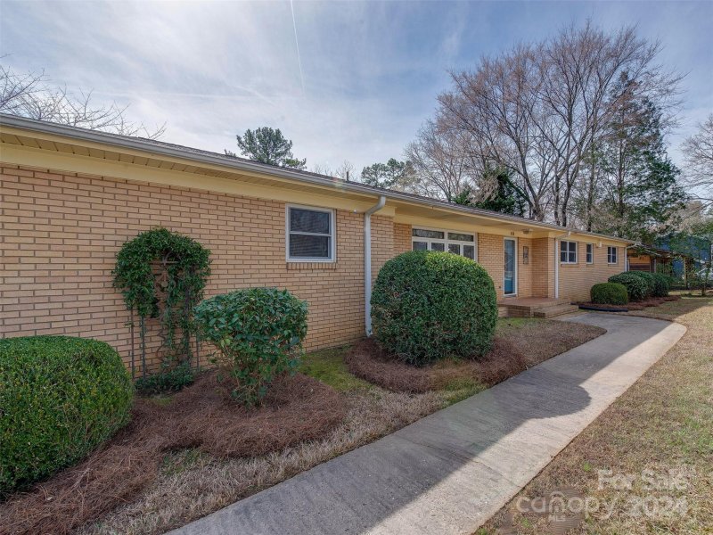 Property image 4 at 518 Gray Drive, Charlotte, NC 28213