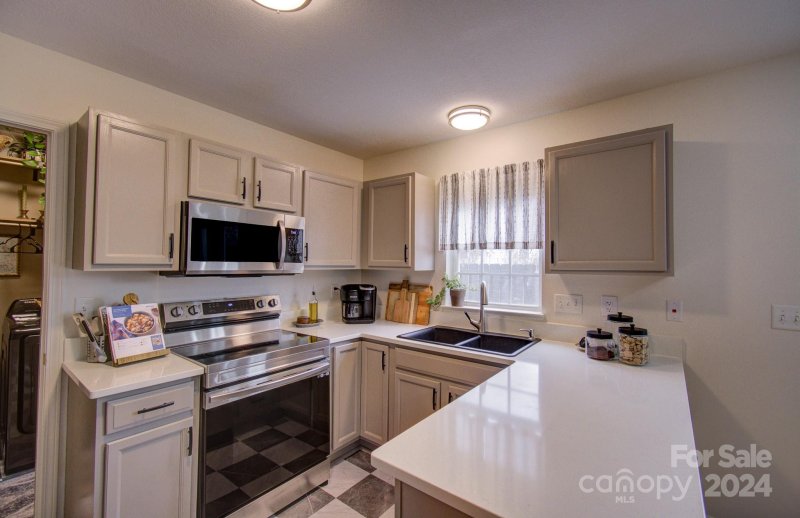 Property image 3 at 81 Stafford Court, Fletcher, NC 28732