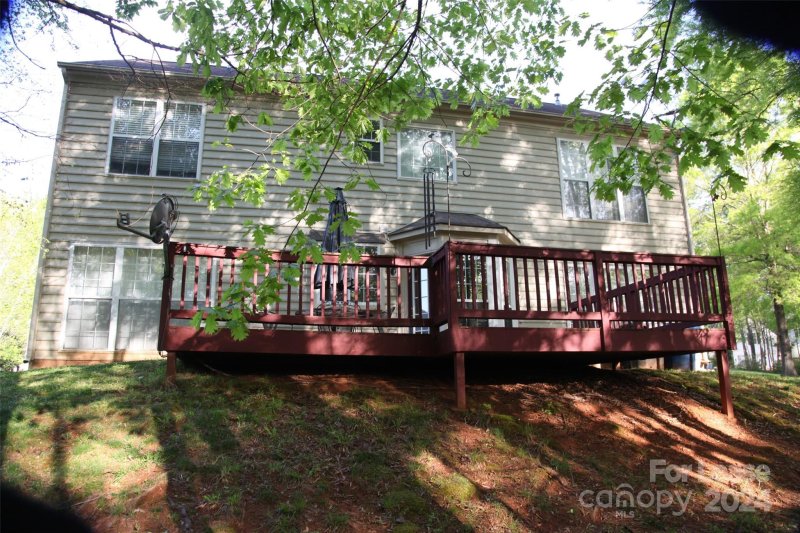 Property image 2 at 428 River Banks Road, Matthews, NC 28105