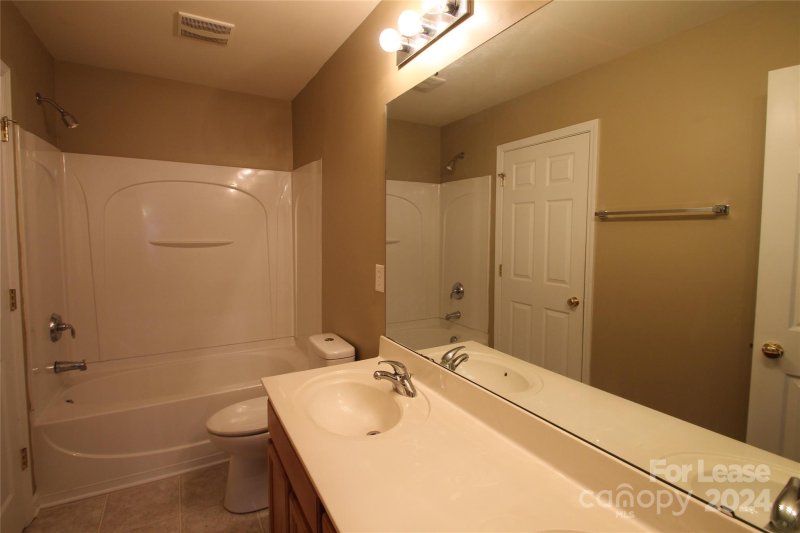 Property image 3 at 576 Greenway Drive, Fort Mill, SC 29715