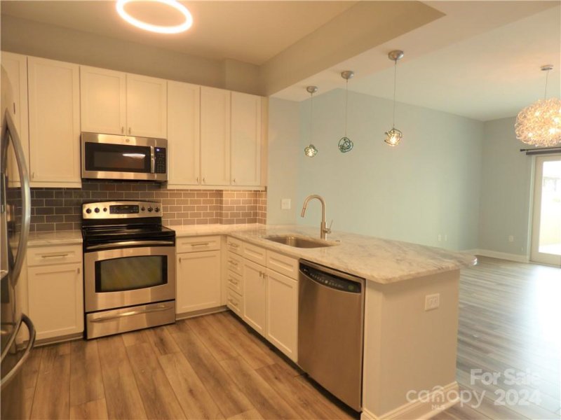 Property image 5 at 721 Governor Morrison Street, Charlotte, NC 28211