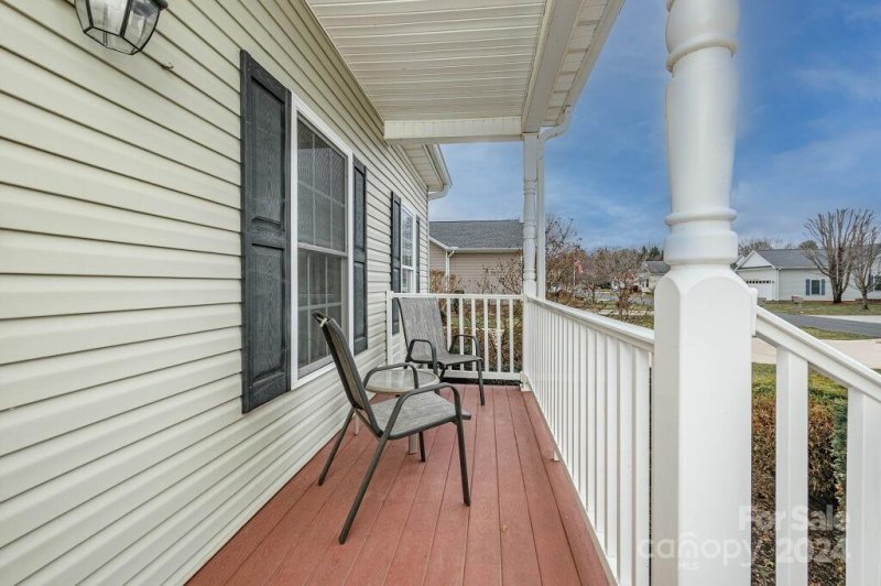 Property image 2 at 418 Sassafras Drive, Hendersonville, NC 28739