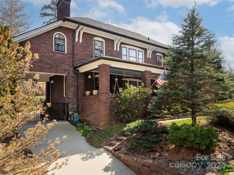 Property image 3 at 385 Kimberly Avenue, Asheville, NC 28804