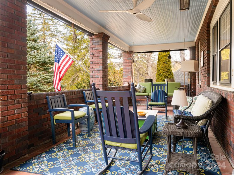 Property image 4 at 385 Kimberly Avenue, Asheville, NC 28804