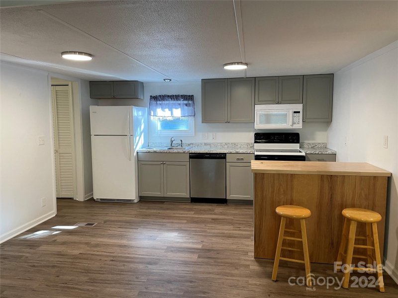 Property image 3 at 3408 Stony Brook Circle, Newton, NC 28658