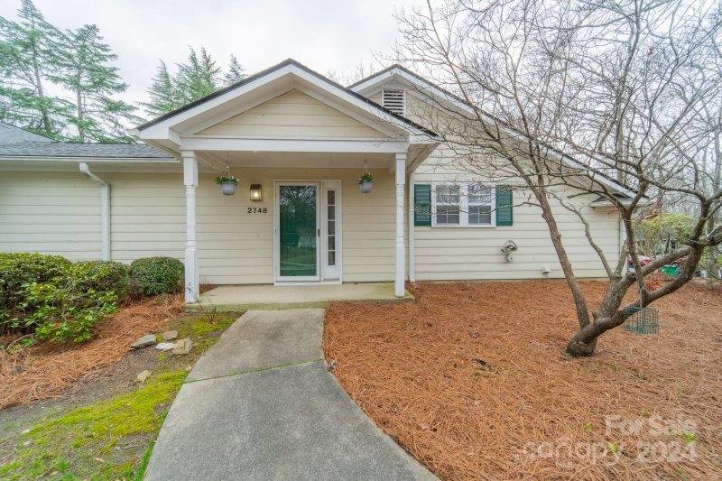Property image 2 at 2748 Tiergarten Lane, Charlotte, NC 28210