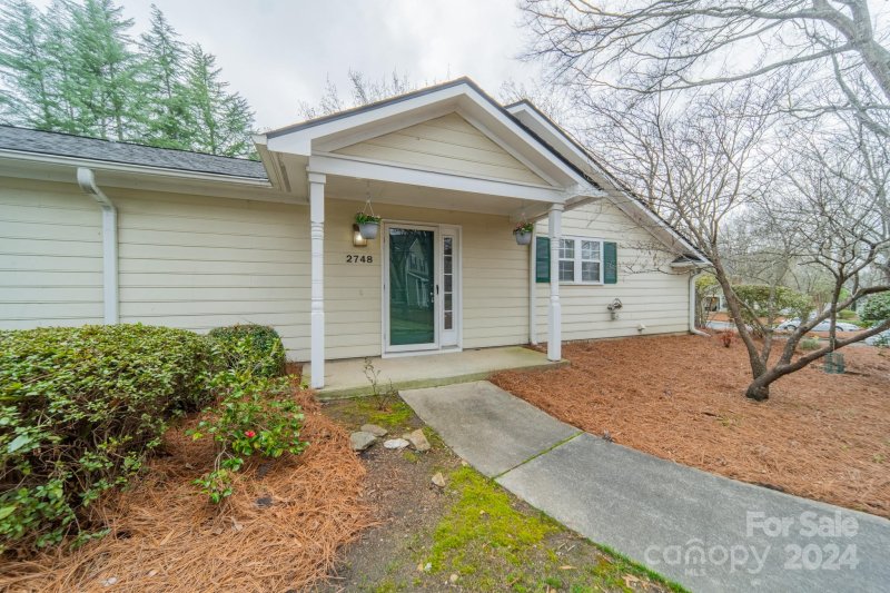 Property image 3 at 2748 Tiergarten Lane, Charlotte, NC 28210