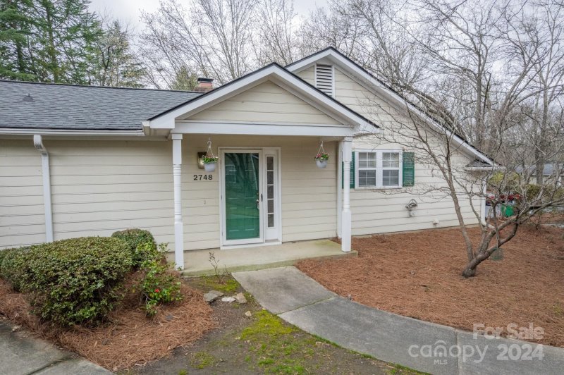 Property image 4 at 2748 Tiergarten Lane, Charlotte, NC 28210