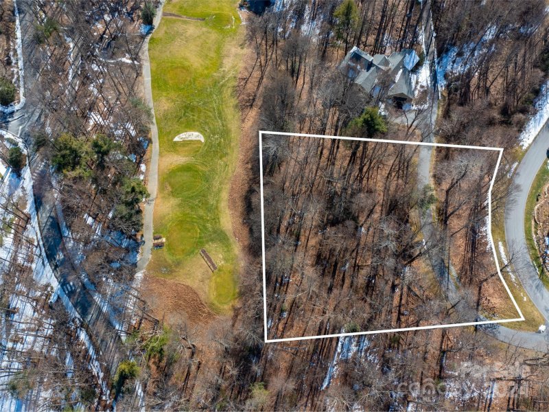 Property image 4 of 115 Bobby Jones Drive in Champion Hills, Hendersonville, NC 28739