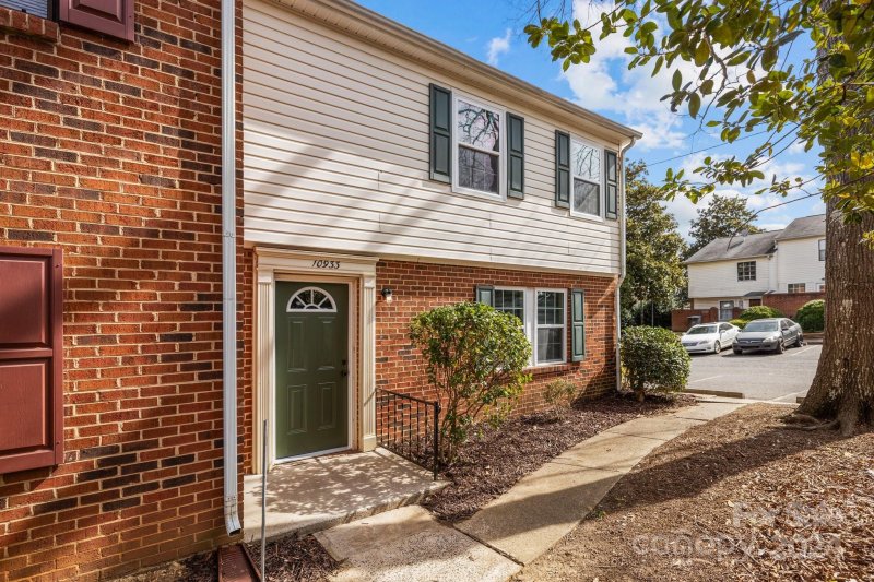 Property image 3 at 10933 Park Road, Charlotte, NC 28226