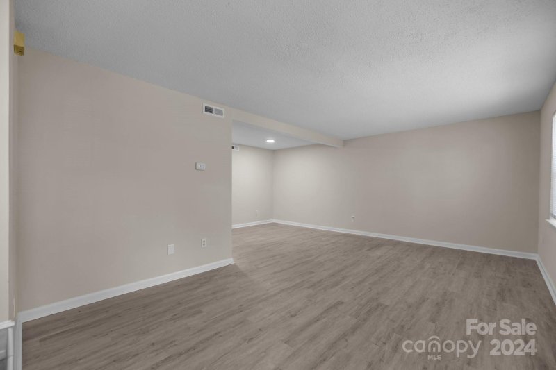 Property image 5 at 10933 Park Road, Charlotte, NC 28226