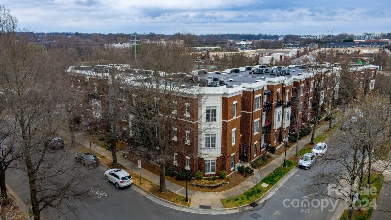Property image 4 at 707 Garden District Drive, Charlotte, NC 28202
