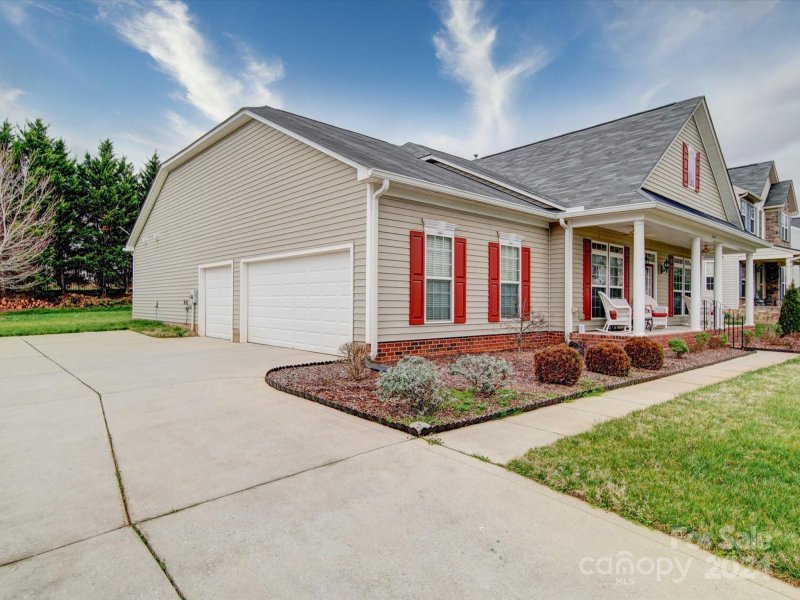 Property image 3 at 2529 Scarlet Oak Drive, Gastonia, NC 28056