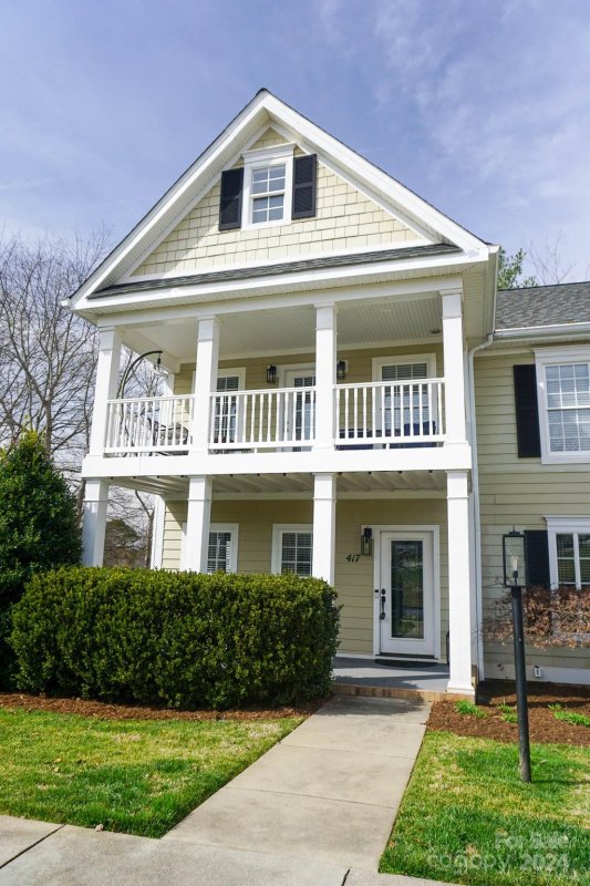 Property image 2 at 417 19th Avenue Circle, Hickory, NC 28601