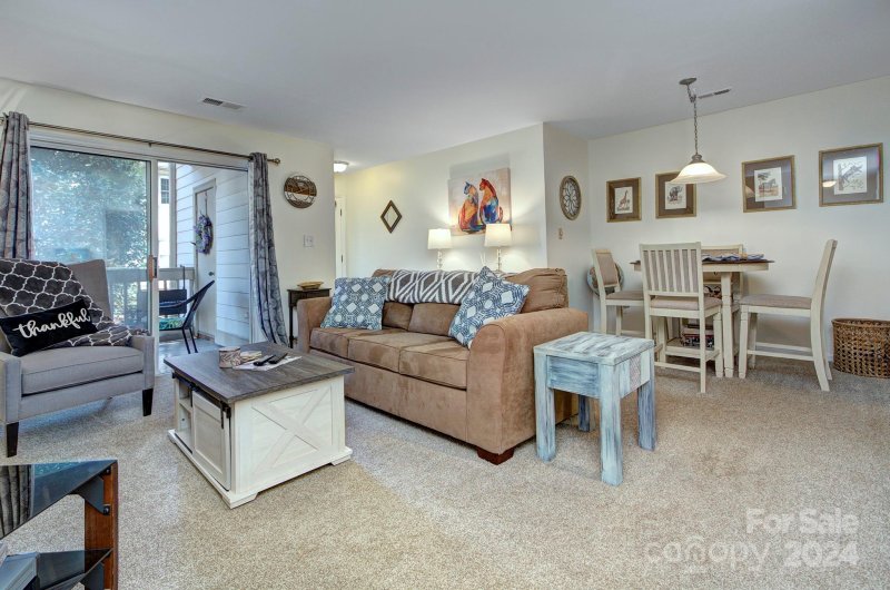 Property image 5 at 1041 Churchill Downs Court, Charlotte, NC 28211