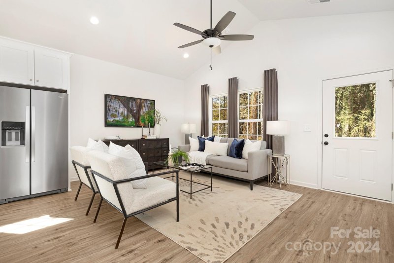 Property image 4 at 339 Austin Drive, Charlotte, NC 28213