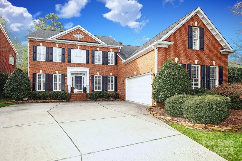 10111 Oak Pond Circle