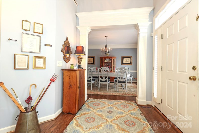 Property image 5 at 10111 Oak Pond Circle, Charlotte, NC 28277