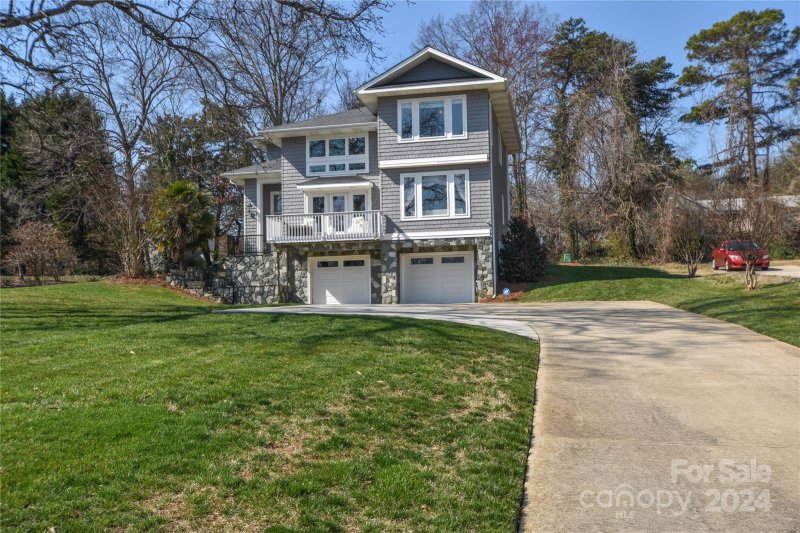 4925 Moonlite Bay Drive