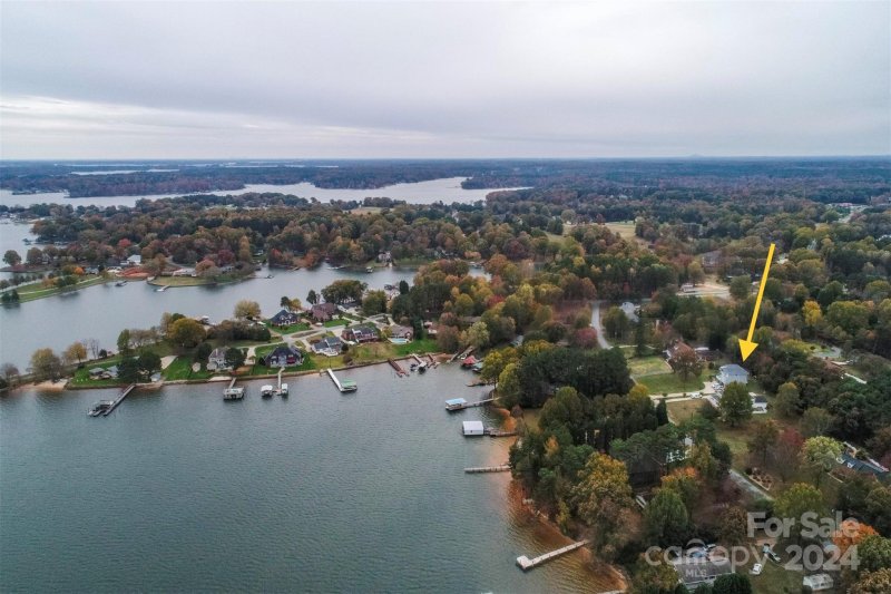 Property image 2 at 4925 Moonlite Bay Drive, Sherrills Ford, NC 28673