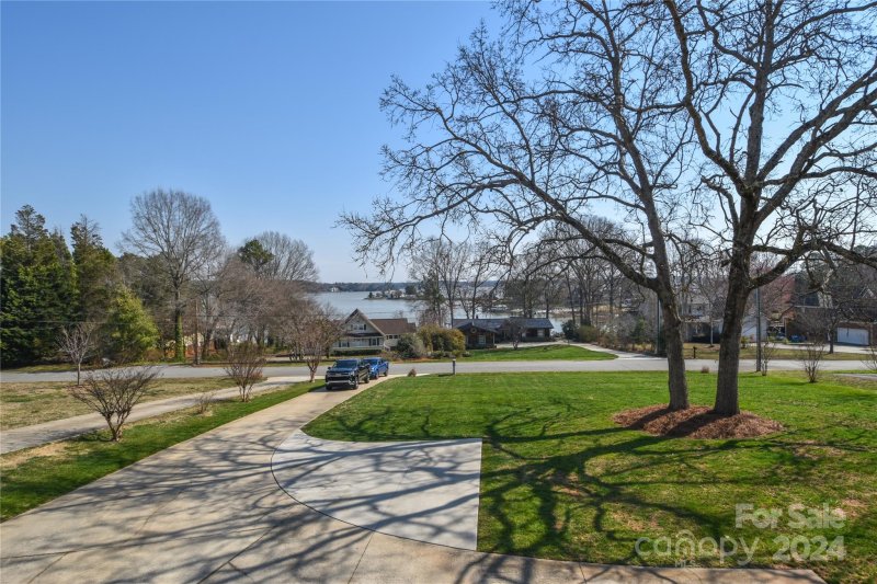 Property image 3 at 4925 Moonlite Bay Drive, Sherrills Ford, NC 28673