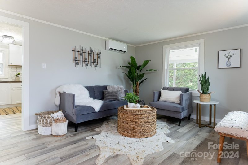 Property image 2 at 14 E Sugar Maple Drive, Hendersonville, NC 28739