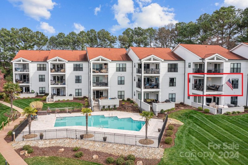 Property image 3 at 17810 Half Moon Lane, Cornelius, NC 28031