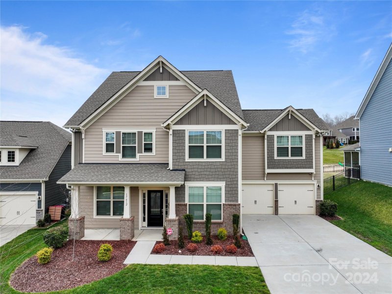 17612 Shasta Daisy Circle