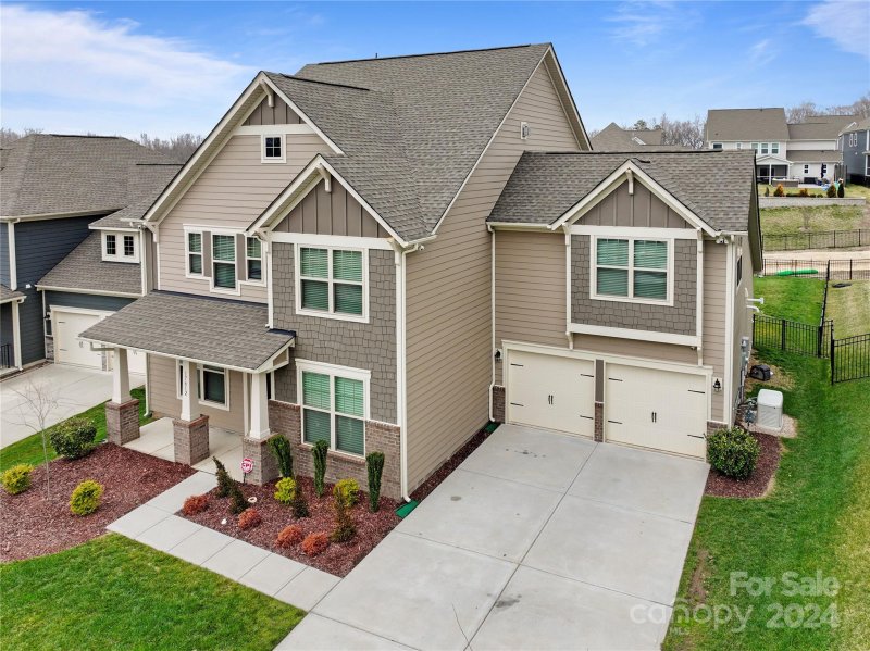 Property image 2 at 17612 Shasta Daisy Circle, Davidson, NC 28036