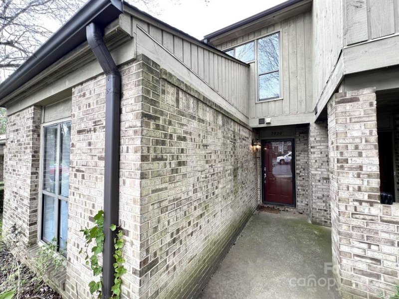 7920 Charter Oak Lane