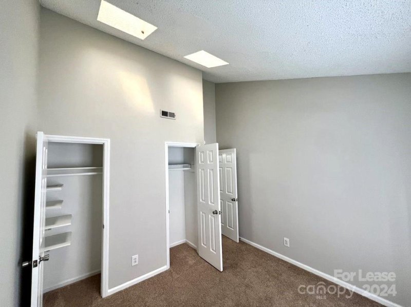 Property image 3 at 7920 Charter Oak Lane, Charlotte, NC 28226