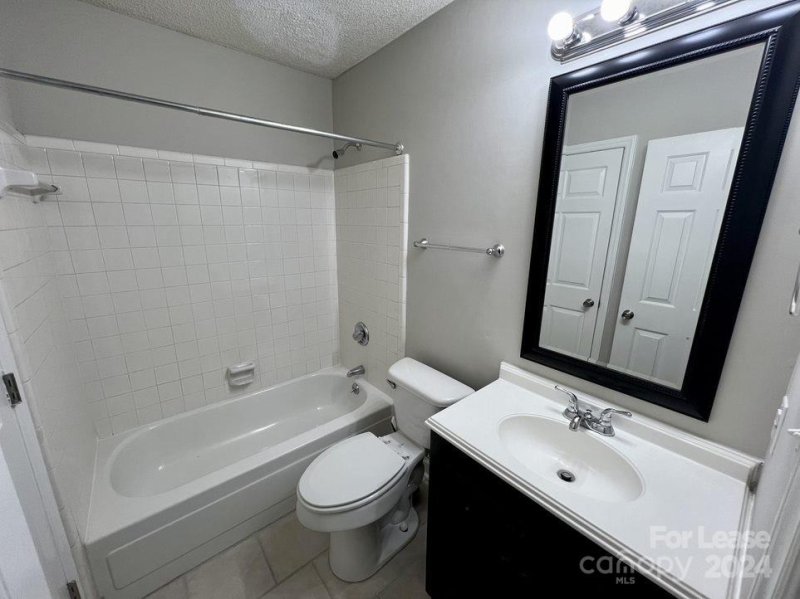 Property image 4 at 7920 Charter Oak Lane, Charlotte, NC 28226