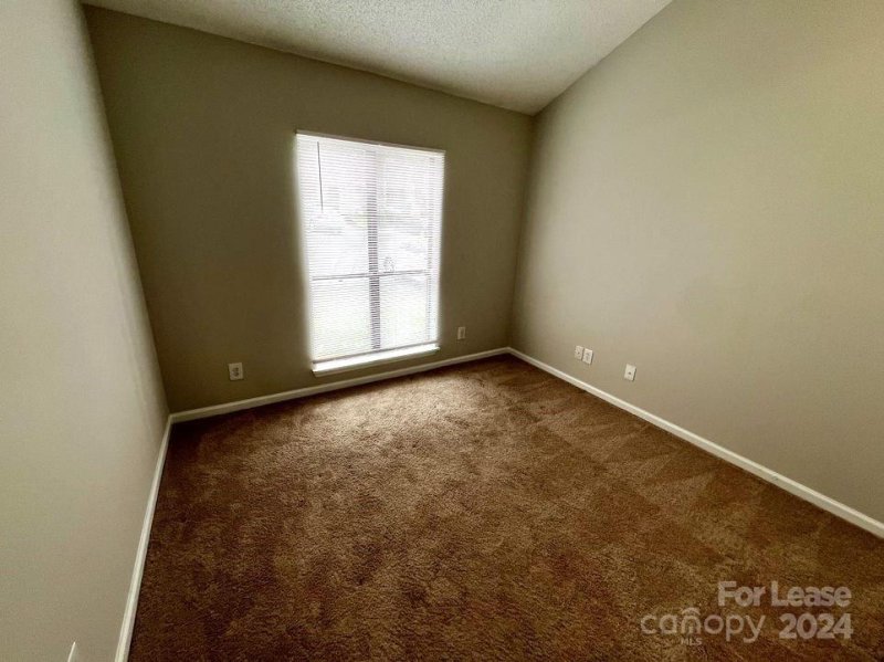 Property image 5 at 7920 Charter Oak Lane, Charlotte, NC 28226