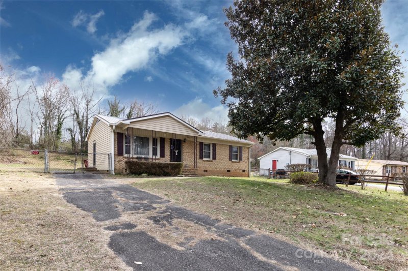 Property image 2 at 550 Belfast Drive, Gastonia, NC 28052