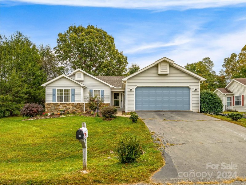 Property image 2 at 40 St Andrews Drive, Etowah, NC 28729