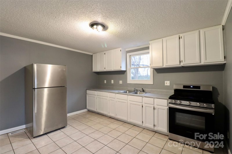 Property image 3 at 2426 Milton Avenue, Gastonia, NC 28052