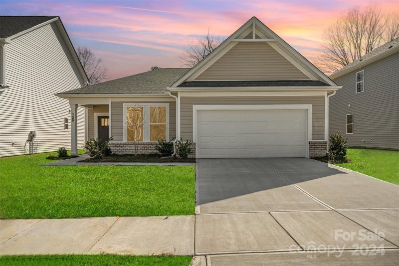 Property image 4 at 211 Surrey Oak Lane, Charlotte, NC 28216