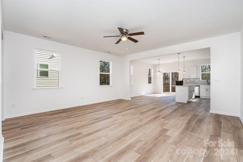 Property image 5 at 211 Surrey Oak Lane, Charlotte, NC 28216