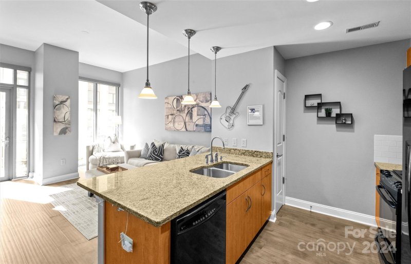 Property image 3 at 701 Royal Court, Charlotte, NC 28202