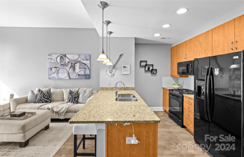 Property image 4 at 701 Royal Court, Charlotte, NC 28202