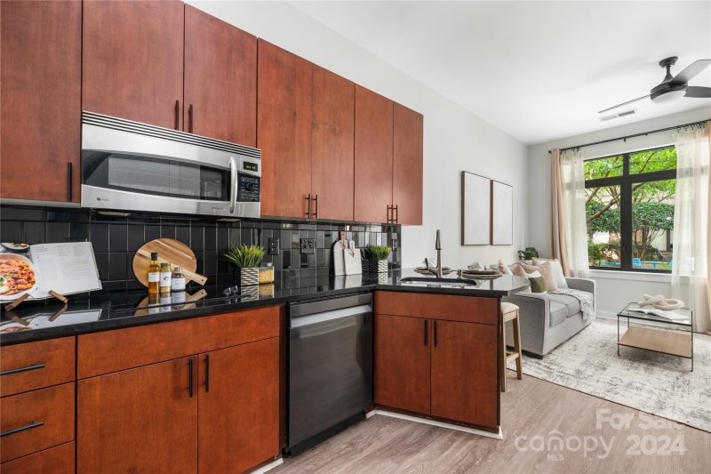 Property image 4 at 525 E 6th Street, Charlotte, NC 28202