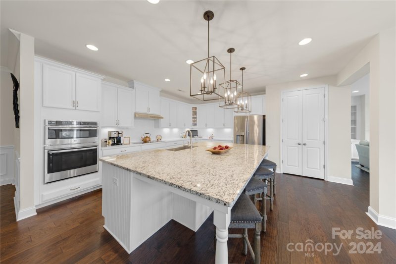 Property image 4 at 10417 Paper Birch Drive, Charlotte, NC 28215