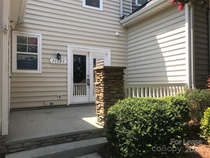 Property image 3 at 11123 Dundarrach Lane, Charlotte, NC 28277