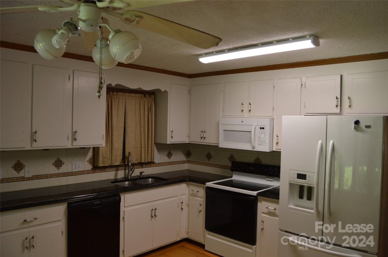 Property image 3 at 3216 Wentworth Street, Statesville, NC 28625