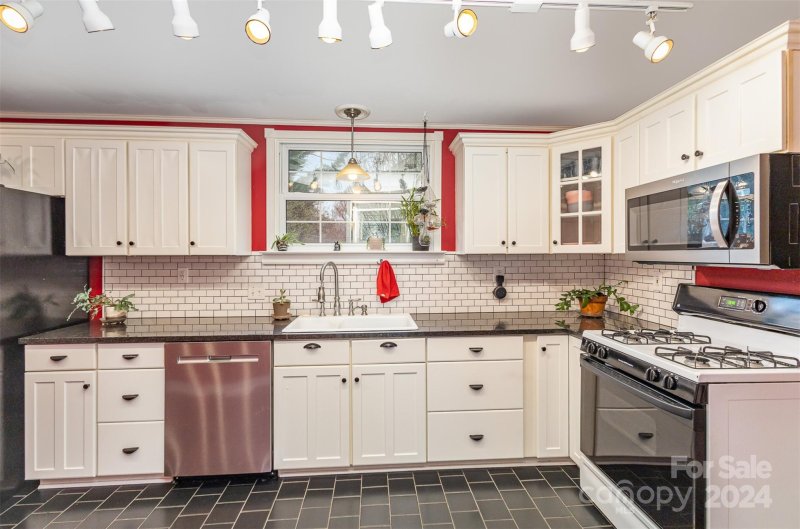 Property image 4 at 207 5th Avenue, Gastonia, NC 28052